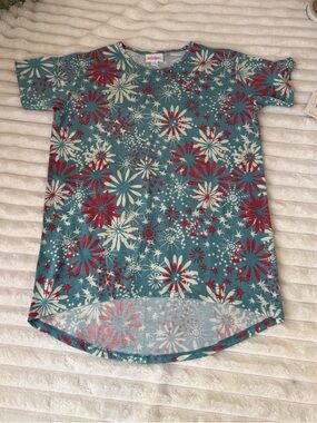 Lularoe Gracie tee size 10